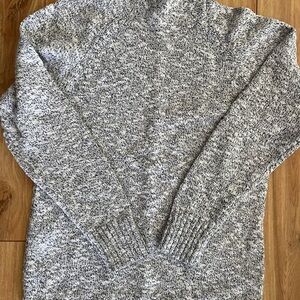 L.L. Bean Women’s  Marled Gray Rag Faux Turtleneck Sweater SZ M